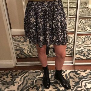 Brandy Melville mid-waist navy floral skirt